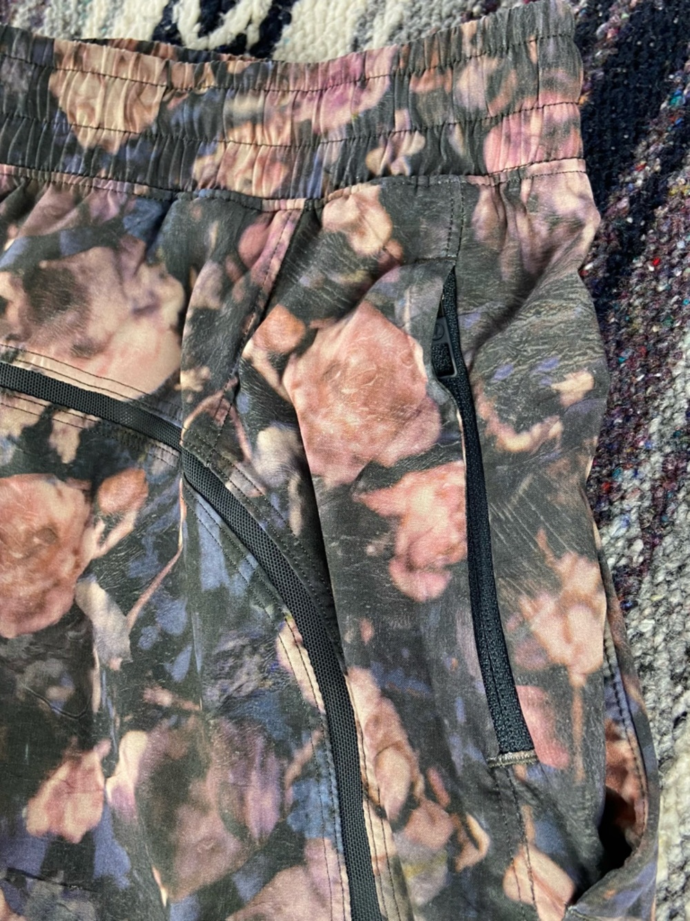 Lululemon Pace Breaker Shorts 7" Linerless Frosted Rose Mens Medium M Floral - Picture 7 of 12